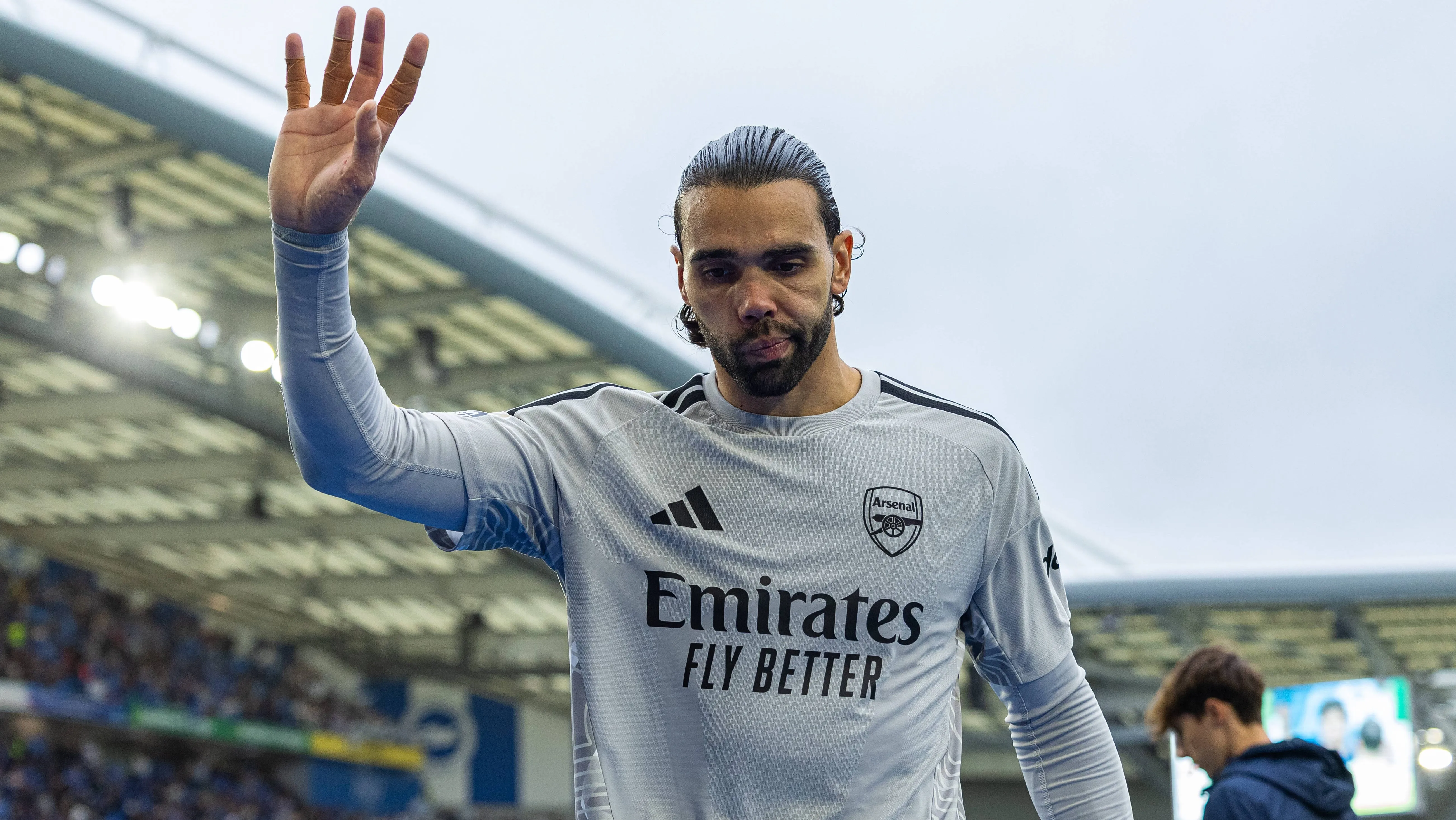 ‘No futuro, eu posso jogar lá’: Raya revela destino dos sonhos após passagem pelo Arsenal