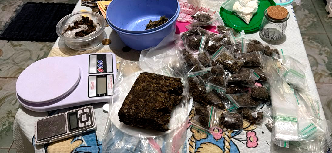 POLÍCIA MILITAR PRENDE SUSPEITO DE TRÁFICO DE DROGAS E APREENDE ENTORPECENTES EM JI-PARANÁ